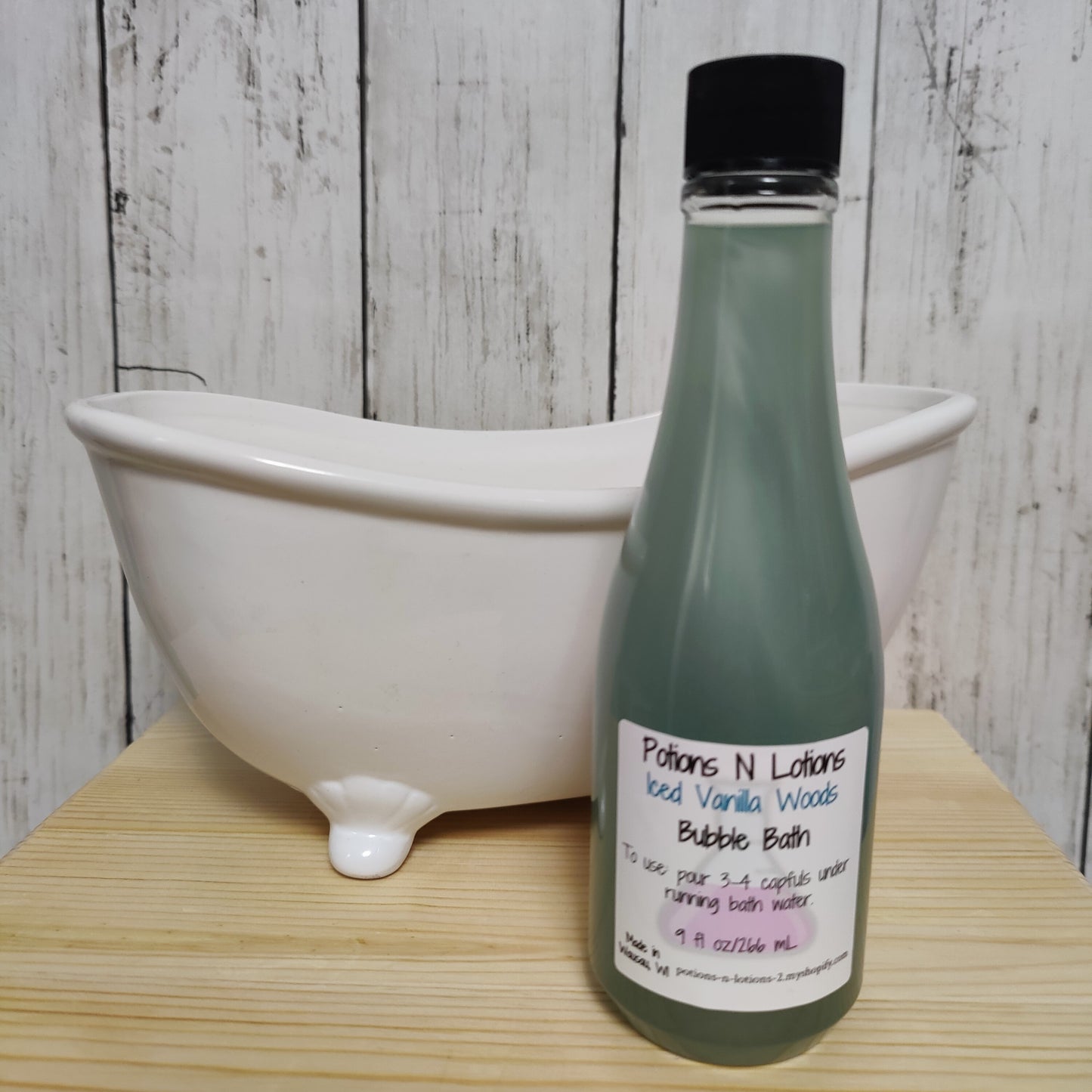 Iced Vanilla Woods Bubble Bath